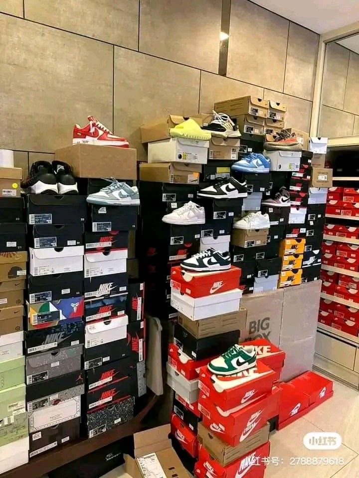 NIKE AIRFORCE