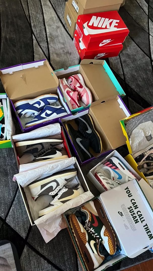 NIKE AIRFORCE